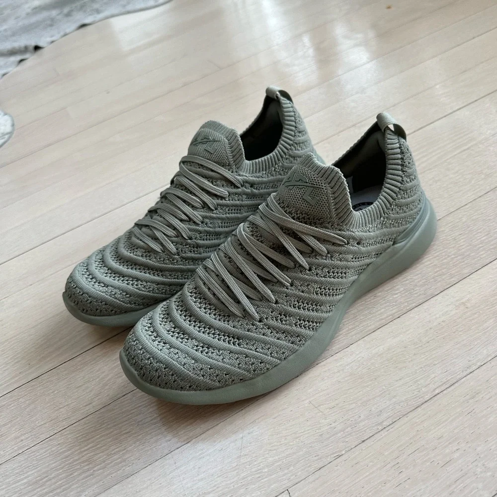 NWOT APL Women's TechLoom Wave Size 7 Sage Green - Picture 4 of 8